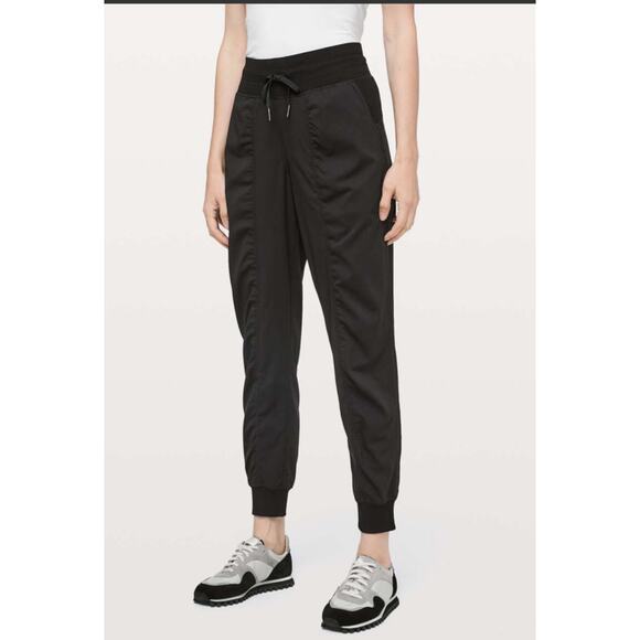 Lululemon Dance Studio Jogger Black Drawstring Lightweight Travel Commute 12 - Picture 1 of 12